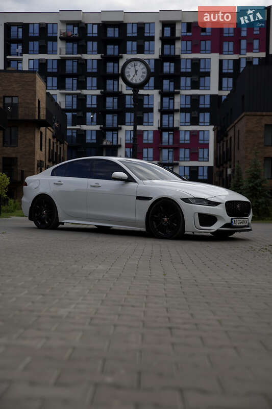Седан Jaguar XE 2021 в Івано-Франківську