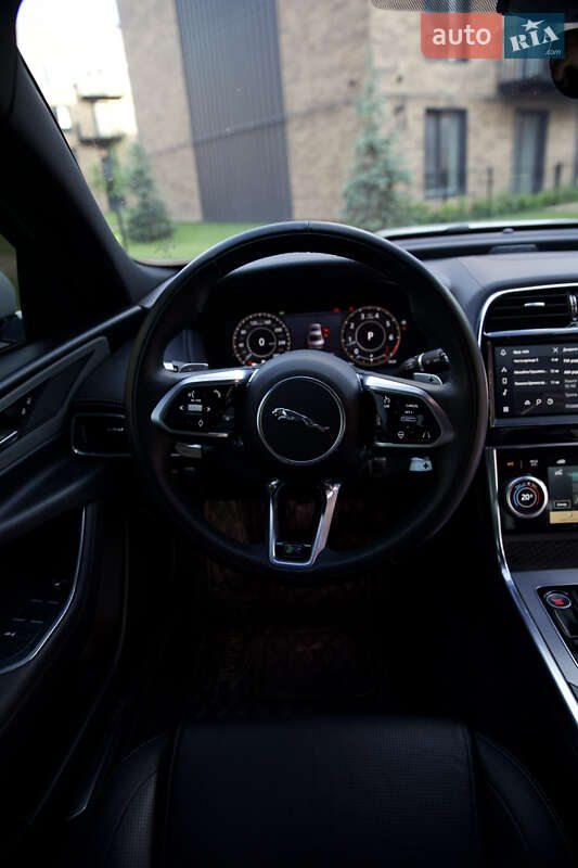 Седан Jaguar XE 2021 в Івано-Франківську