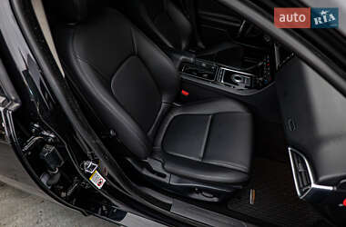 Седан Jaguar XE 2017 в 
