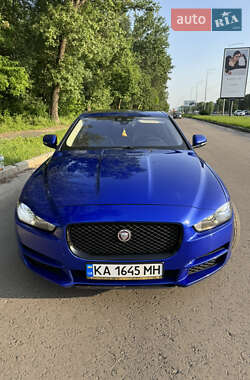 Седан Jaguar XE 2018 в 