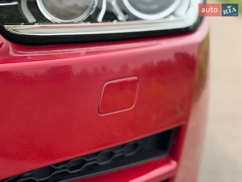 Седан Jaguar XE 2016 в Переяславі