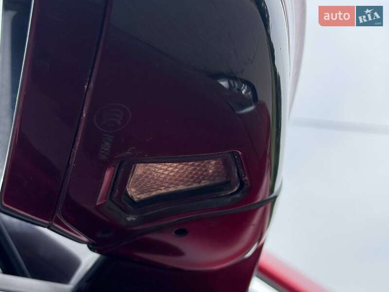 Седан Jaguar XE 2016 в Переяславі