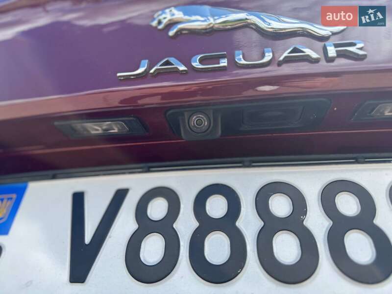 Седан Jaguar XE 2016 в Переяславе
