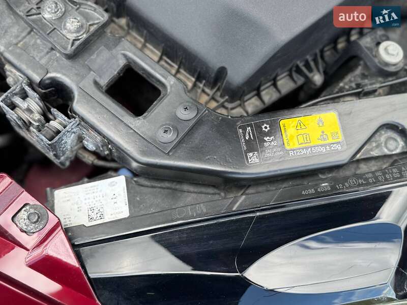 Седан Jaguar XE 2016 в Переяславе