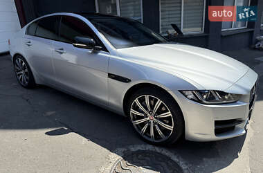 Седан Jaguar XE 2016 в Києві