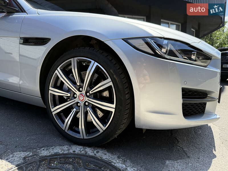 Седан Jaguar XE 2016 в Киеве фото 21 Седан Jaguar XE 2016 в Киеве
