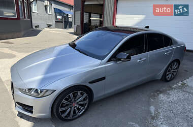Седан Jaguar XE 2016 в Киеве