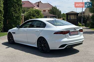 Седан Jaguar XE 2024 в 