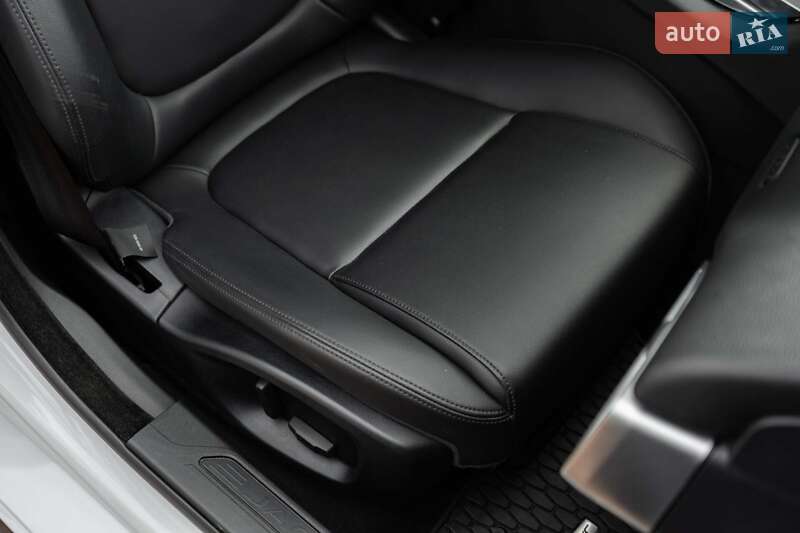 Седан Jaguar XE 2018 в Киеве