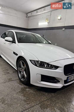 Седан Jaguar XE 2015 в Киеве