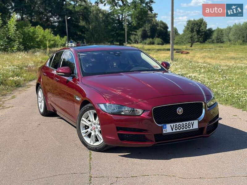 Седан Jaguar XE 2016 в Переяславе