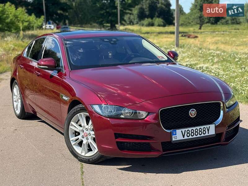 Седан Jaguar XE 2016 в Переяславе