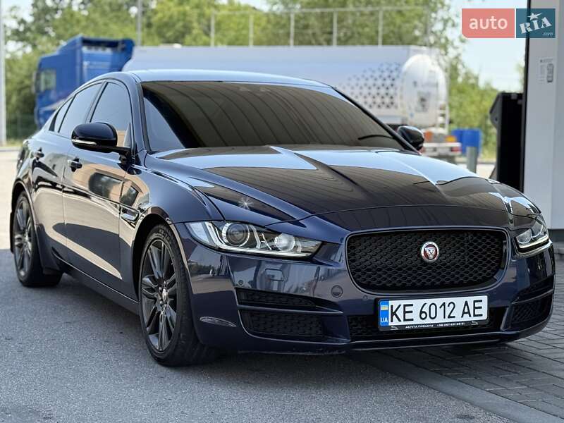 Jaguar XE 2015