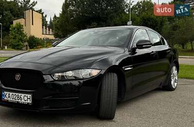 Седан Jaguar XE 2019 в 