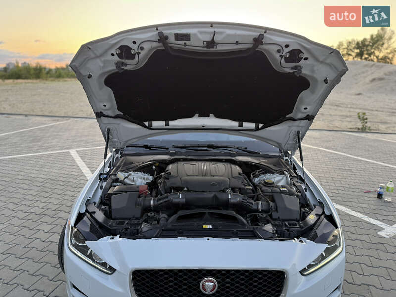 Седан Jaguar XE 2017 в Черкассах