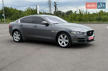 Седан Jaguar XE 2017 в 