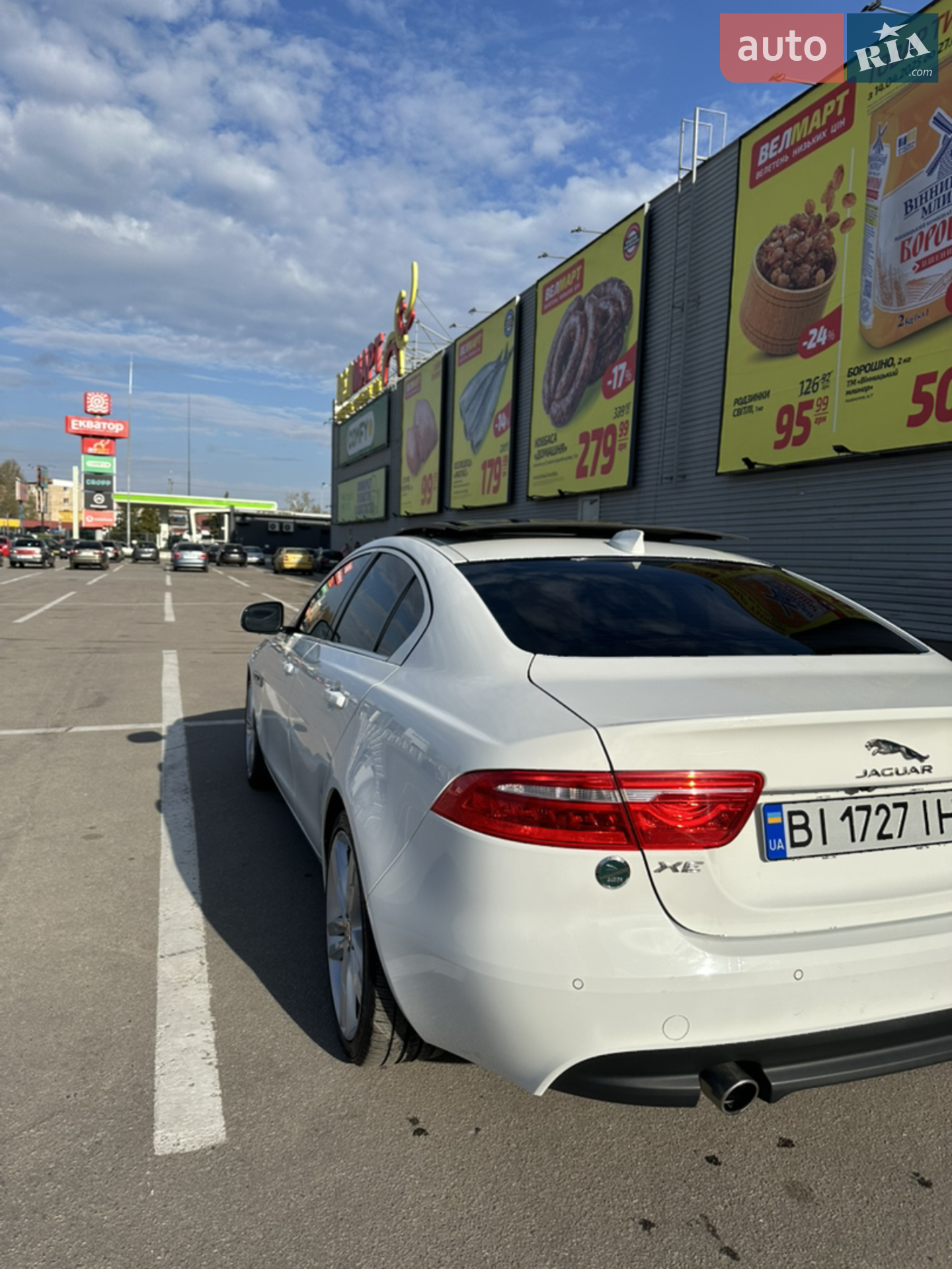 2018 Jaguar XE - мініатюра 5