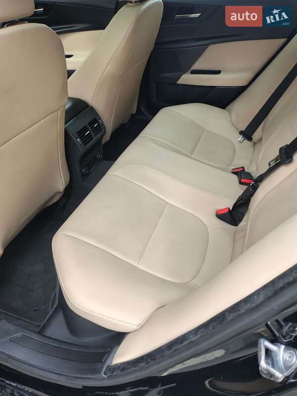 Седан Jaguar XE 2016 в Івано-Франківську фото 2 Седан Jaguar XE 2016 в Івано-Франківську