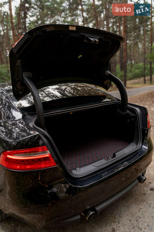 Седан Jaguar XE 2016 в Киеве