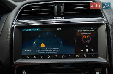 Седан Jaguar XE 2016 в 