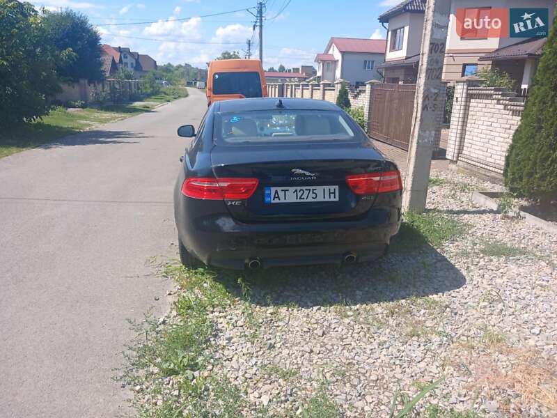 Седан Jaguar XE 2017 в Ивано-Франковске