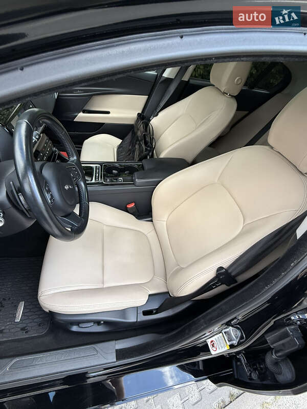 Седан Jaguar XE 2017 в Киеве фото 12 Седан Jaguar XE 2017 в Киеве