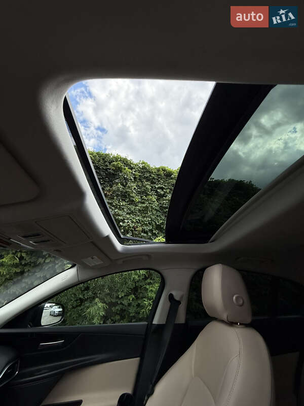 Седан Jaguar XE 2017 в Киеве фото 19 Седан Jaguar XE 2017 в Киеве