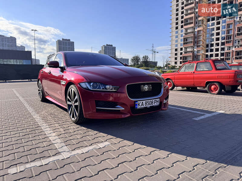 Седан Jaguar XE 2016 в Киеве