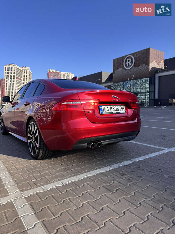 Седан Jaguar XE 2016 в Киеве