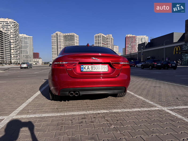 Седан Jaguar XE 2016 в Киеве