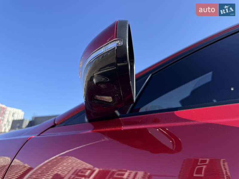 Седан Jaguar XE 2016 в Киеве