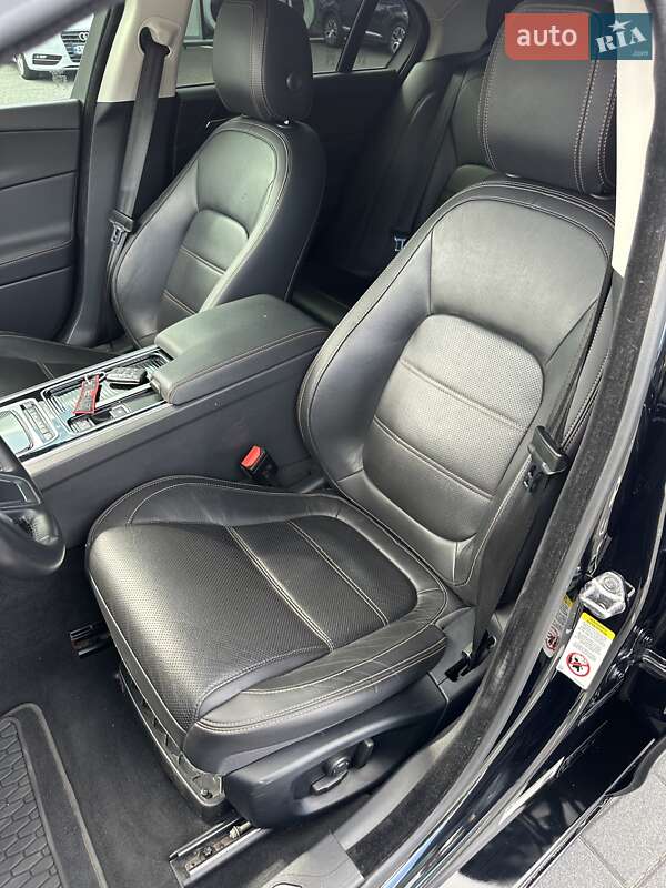 Седан Jaguar XE 2017 в Киеве фото 25 Седан Jaguar XE 2017 в Киеве