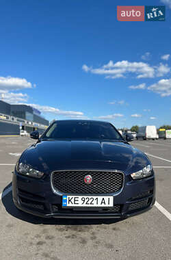 Седан Jaguar XE 2017 в Дніпрі