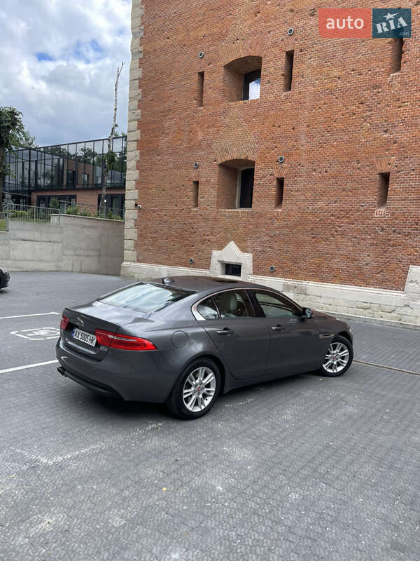 Седан Jaguar XE 2017 в Львове фото 12 Седан Jaguar XE 2017 в Львове