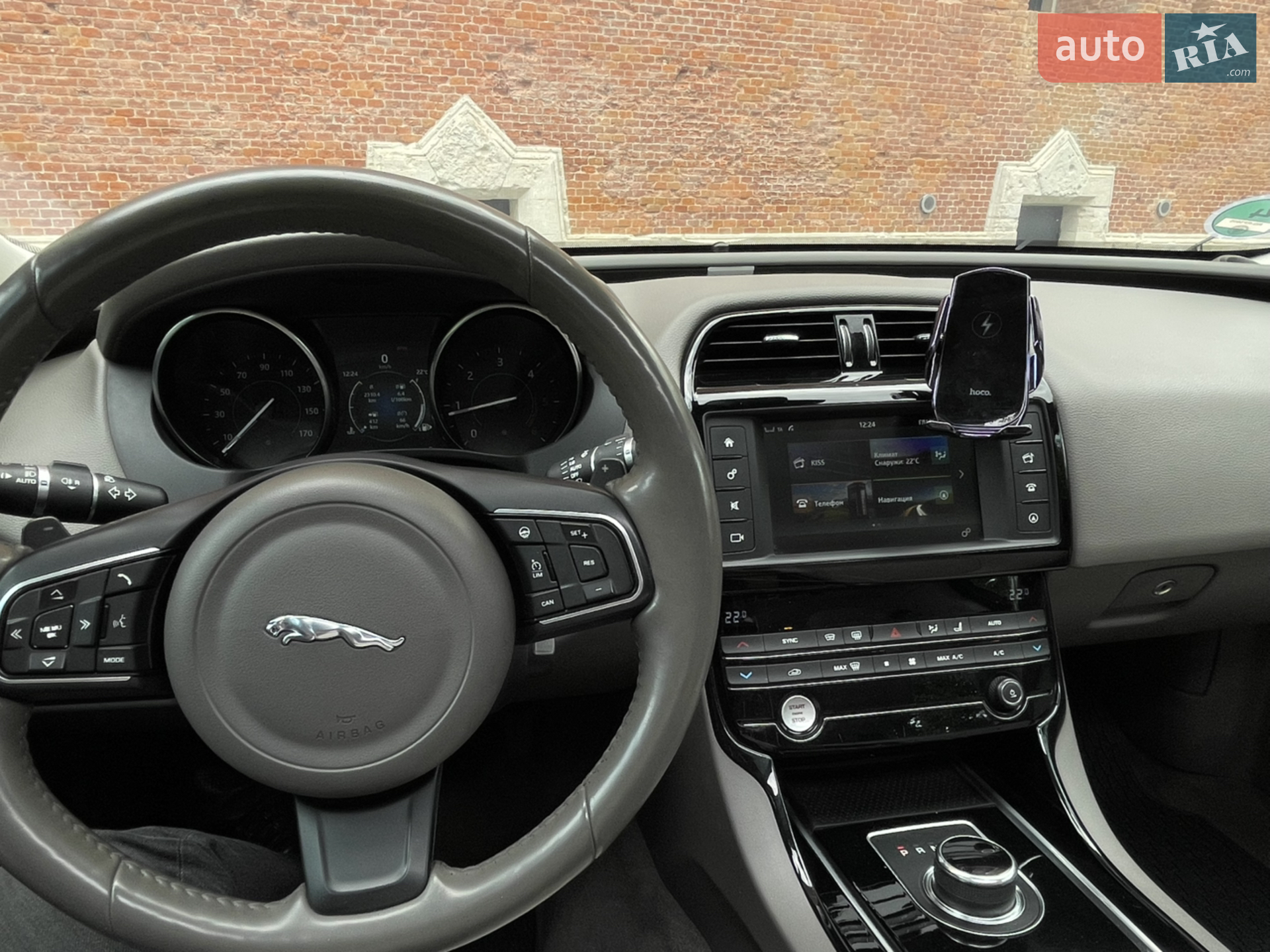 2017 Jaguar XE - мініатюра 28