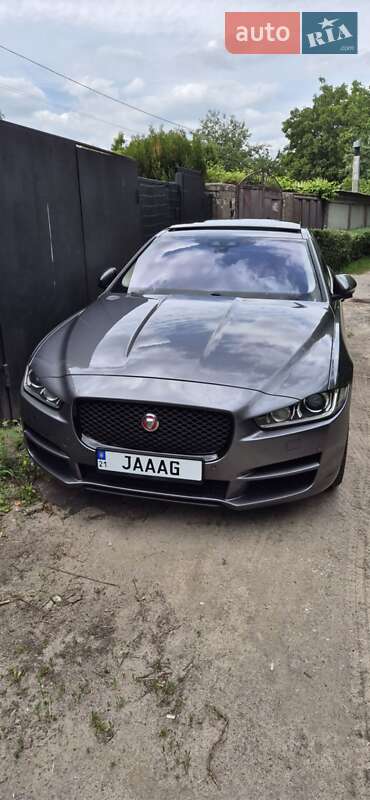Седан Jaguar XE 2016 в Харкові