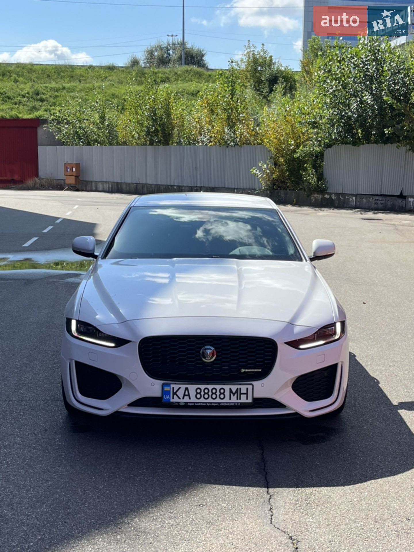 2020 Jaguar XE - мініатюра 3