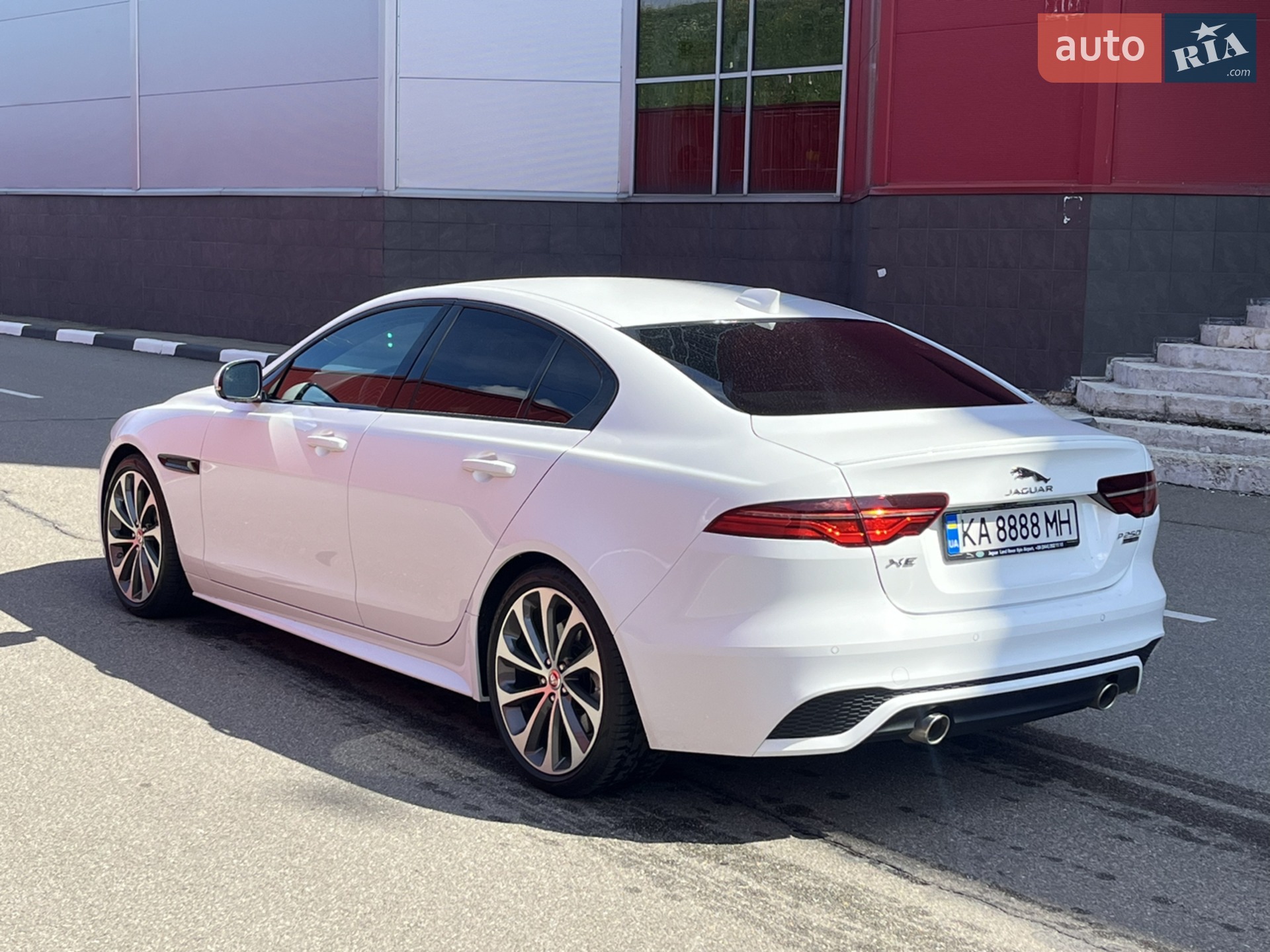 2020 Jaguar XE - мініатюра 8