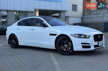 Седан Jaguar XE 2017 в Києві