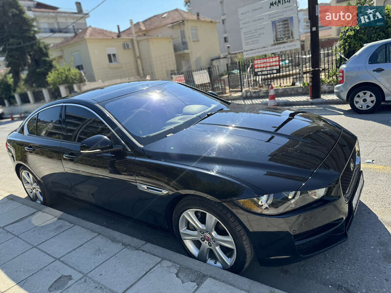 Седан Jaguar XE 2016 в Киеве