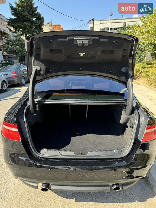 Седан Jaguar XE 2016 в Киеве