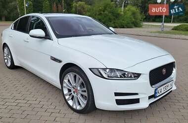 Седан Jaguar XE 2016 в Каневі