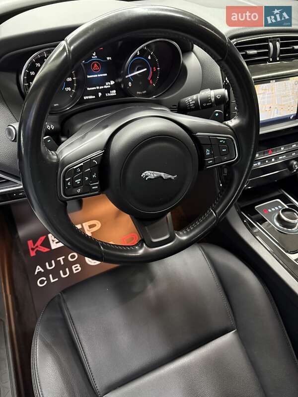 Седан Jaguar XE 2016 в Одесі фото 21 Седан Jaguar XE 2016 в Одесі