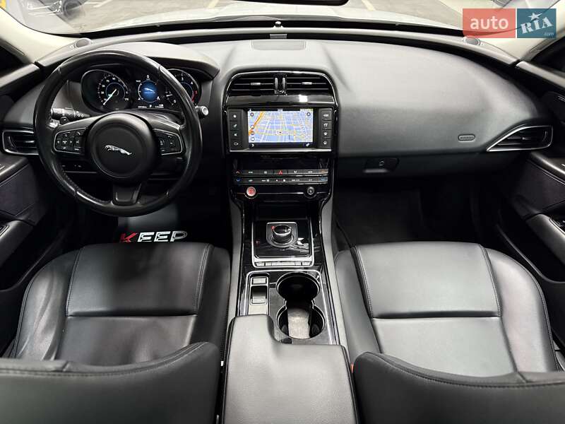 Седан Jaguar XE 2016 в Одесі фото 26 Седан Jaguar XE 2016 в Одесі