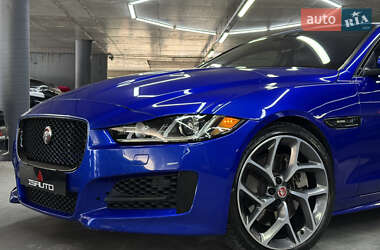 Седан Jaguar XE 2016 в 