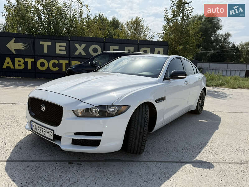 Jaguar XE 2019