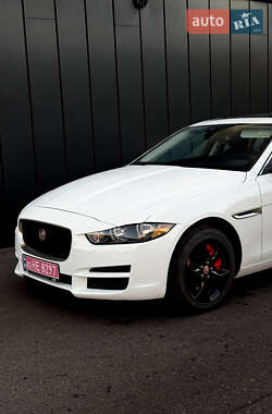 Седан Jaguar XE 2017 в Рівному