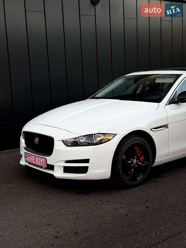 Jaguar XE 2017