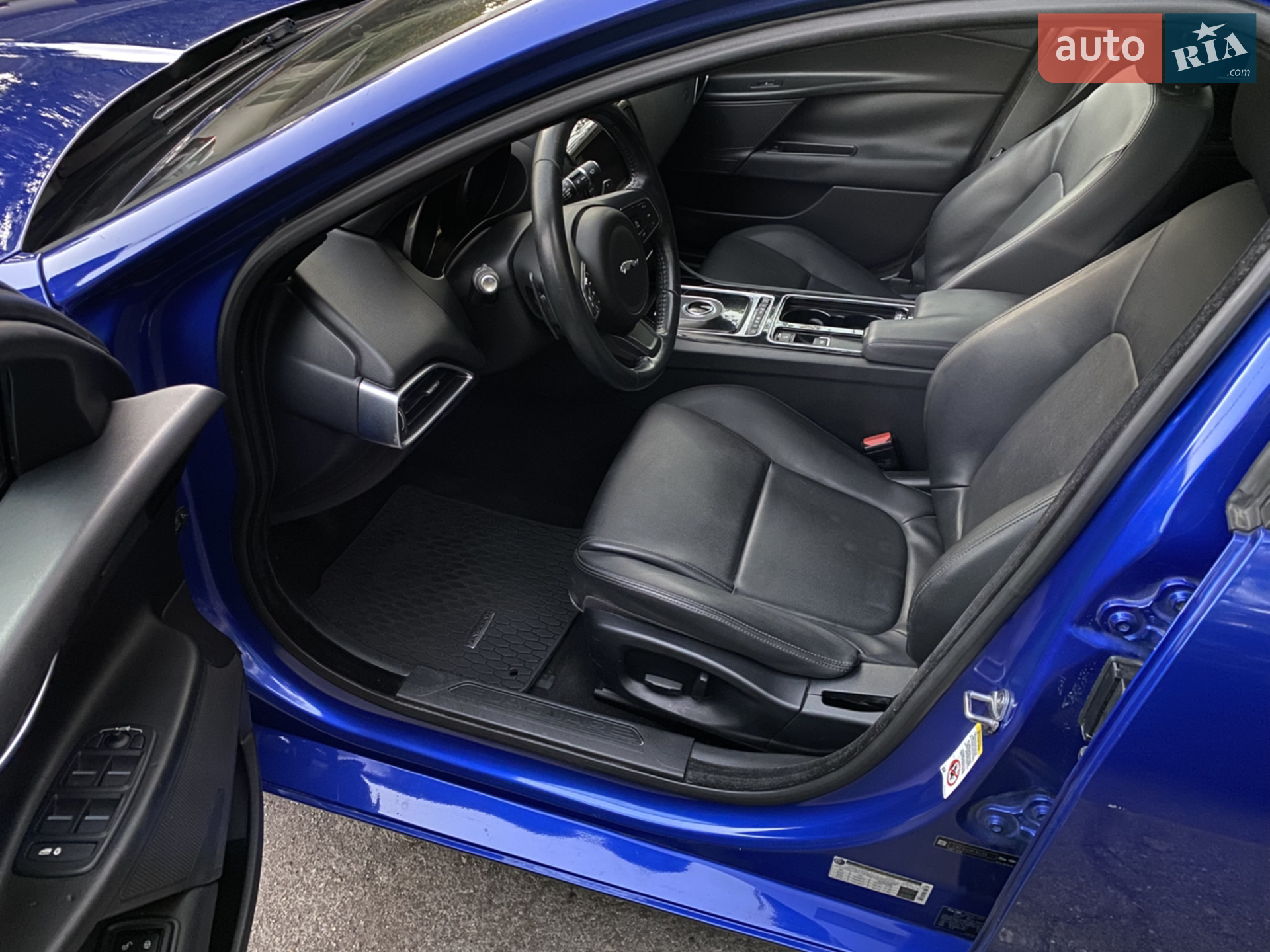 2018 Jaguar XE - мініатюра 18