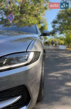 Седан Jaguar XE 2019 в Одесі